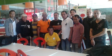 Breakfast meeting with the Masters: (L-R) Ric Tariman, Master Edgar Caburnay, Master Nonoy Doncillo, GM Danny Jorquia, (seated) SGM Undo Caburnay, Master Jun Igpit, Master Buboy Ador, Raymund Cabrera, Master Cris Cordezar, Emil Penaflor, Guro Alvin Penaflor