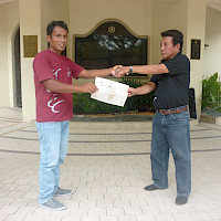 Master Nonoy formally receiving the title of Master from SGM Caburnay.