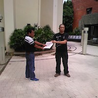 Alvin receiving promotion to Lakan Apat from SGM Caburnay.