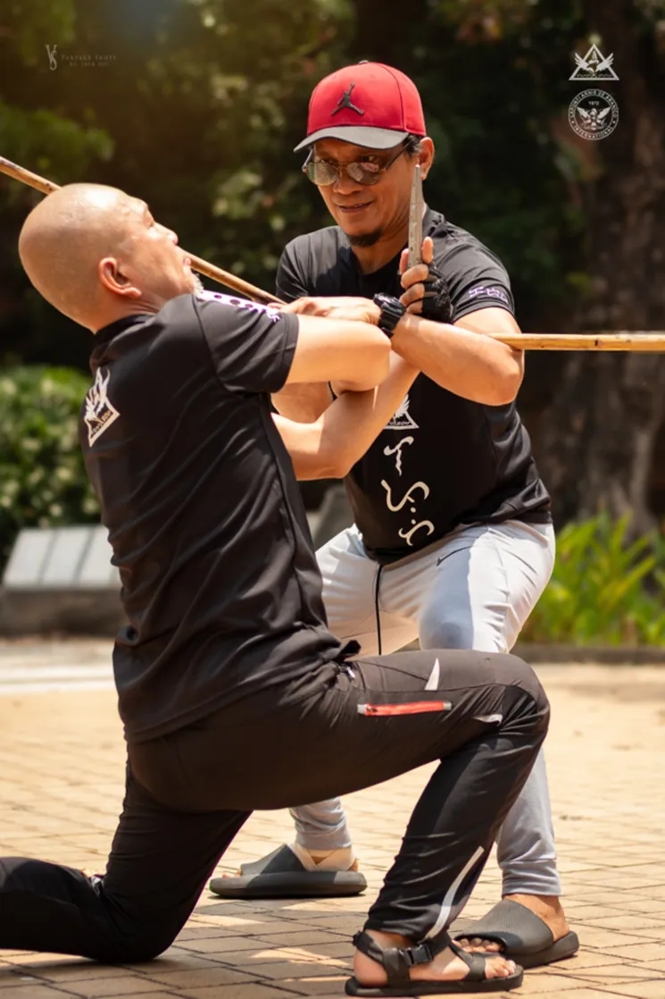 Espada y daga locking