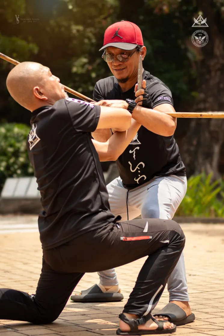 Espada y daga locking